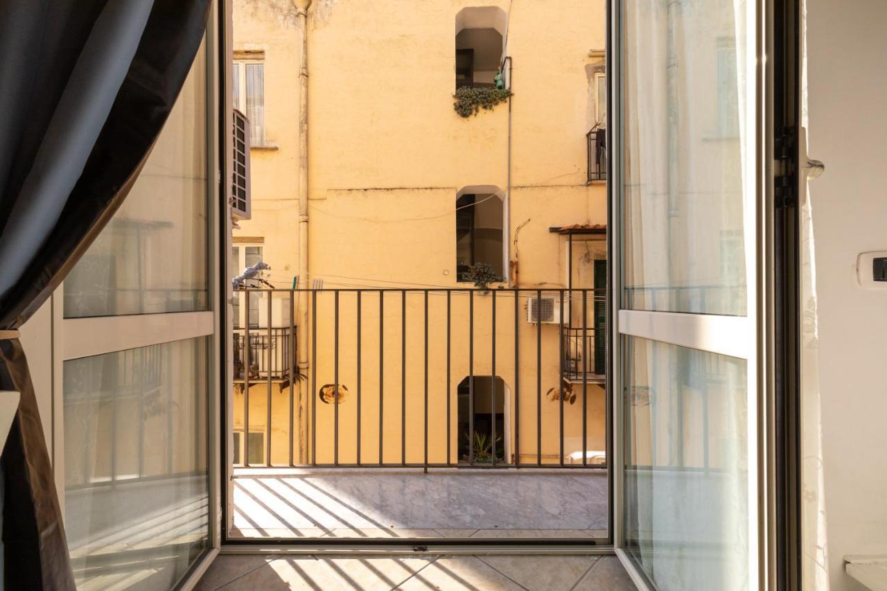 Apartment With Sea View With 2 Lifts Above Montesanto! Napoli Esterno foto