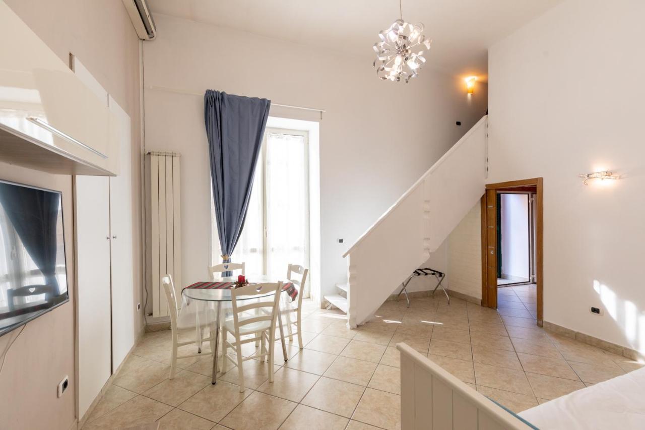Apartment With Sea View With 2 Lifts Above Montesanto! Napoli Esterno foto